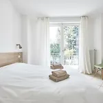 1 Apartment *